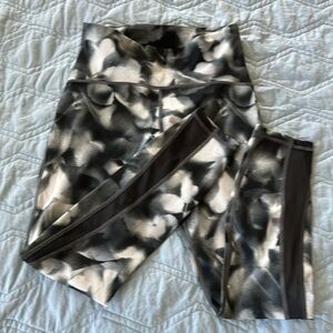 Lululemon leggings size 6